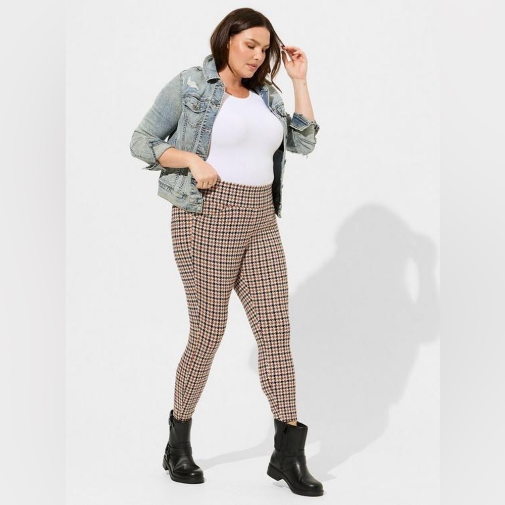 Torrid Brown & Black Houndstooth Pull-On Pixie Pants - Size 22/24 Tall (3)